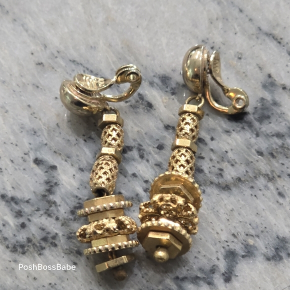 Vintage Monet Gold-Tone Ball Dangle Clip-On Earrings - Picture 11 of 11